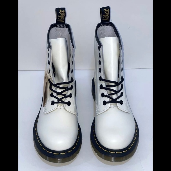 DR. MARTENS 1460 (11821) SMOOTH LEATHER LACE UP BOOTS WHITE SIZE - 6 .US/37 .EU - Picture 3 of 11